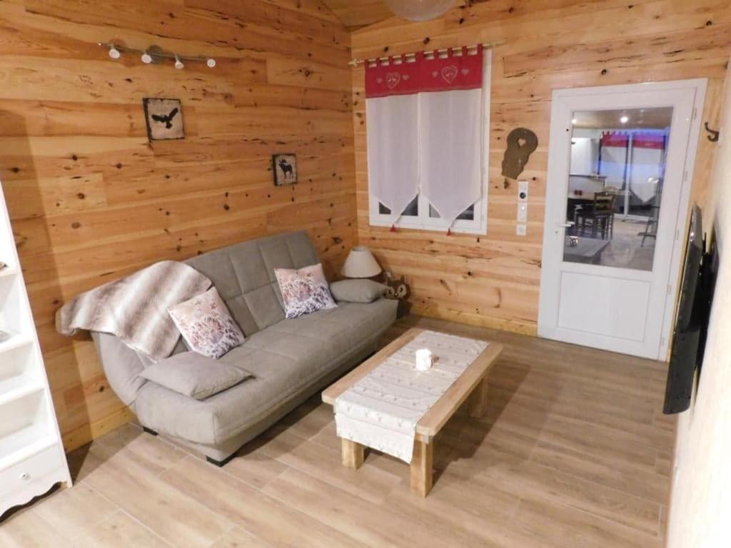 Logement Paisible A La Campagne Aubarede Zewnętrze zdjęcie